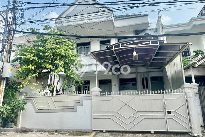 Dijual Rumah Premium dengan Fasilitas Sekitar Komplit di Pulo Gadung, Jakarta Timur Dijual Rumah Premium dengan Fasilitas Sekitar Komplit di Pulo Gadung, Jakarta Timur