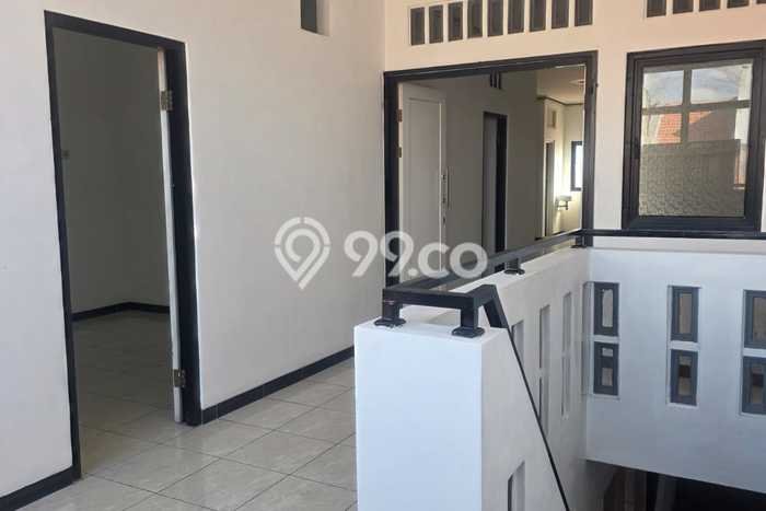 Rumah Strategis Modern Lb 130m2 di Cipondoh, Tangerang Rumah Strategis Modern Lb 130m2 di Cipondoh, Tangerang