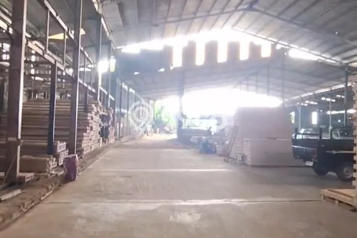 Unit Gudang Disewakan di BSD di Area Ramai & Strategis Unit Gudang Disewakan di BSD di Area Ramai & Strategis