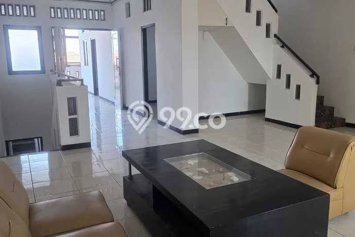 Rumah Strategis Modern Lb 130m2 di Cipondoh, Tangerang Rumah Strategis Modern Lb 130m2 di Cipondoh, Tangerang