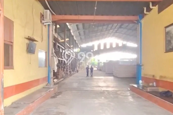 Unit Gudang Disewakan di BSD di Area Ramai & Strategis Unit Gudang Disewakan di BSD di Area Ramai & Strategis