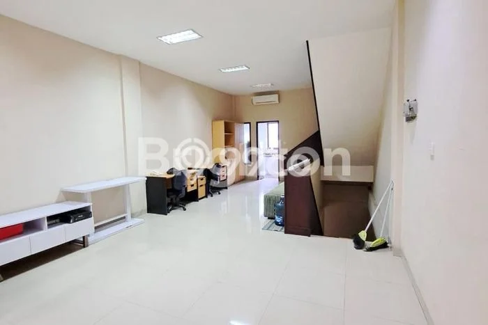 Ruko Dijual di Badung LT 97m2 & LB 291m2 Lokasi Terbaik! Ruko Dijual di Badung LT 97m2 & LB 291m2 Lokasi Terbaik!