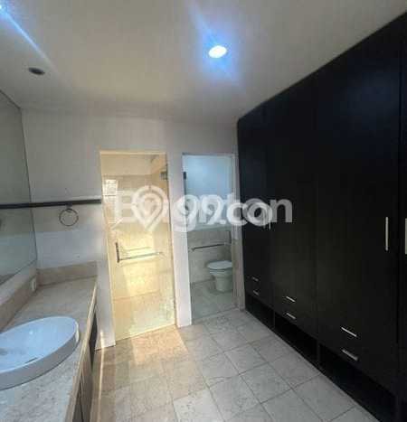 Ready to Use! Luxury House LT 217m2 Desain Elegan di Seminyak Ready to Use! Luxury House LT 217m2 Desain Elegan di Seminyak