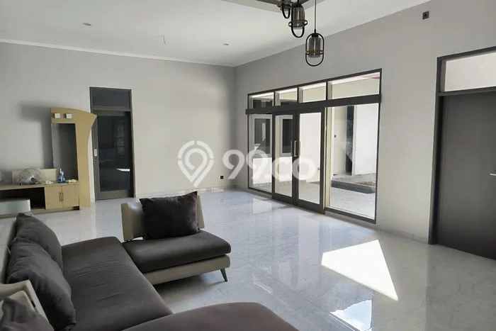 Rumah Mewah LB 212m2 Siap Huni Desain Elegan di Cimahi, Bandung Rumah Mewah LB 212m2 Siap Huni Desain Elegan di Cimahi, Bandung