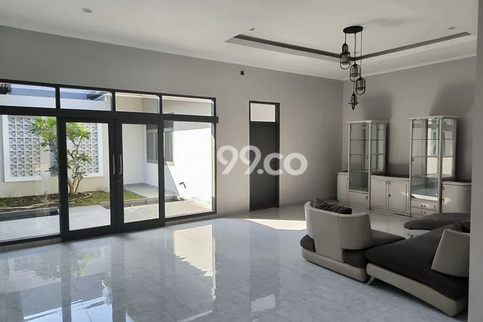 Rumah Mewah LB 212m2 Siap Huni Desain Elegan di Cimahi, Bandung Rumah Mewah LB 212m2 Siap Huni Desain Elegan di Cimahi, Bandung