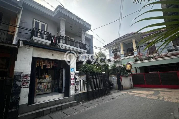 Dijual Hunian Rumah Terawat 4 KT di Halim Perdana Kusuma, Jakarta Timur Dijual Hunian Rumah Terawat 4 KT di Halim Perdana Kusuma, Jakarta Timur