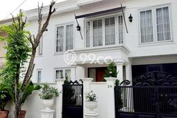 For Sale! Luxury House LT 187m2 Desain Modern di Lebak Bulus For Sale! Luxury House LT 187m2 Desain Modern di Lebak Bulus