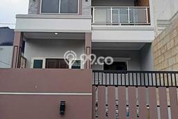 Rumah Luas Asri 3 KT Siap Pakai di Joglo Jakarta Barat Rumah Luas Asri 3 KT Siap Pakai di Joglo Jakarta Barat