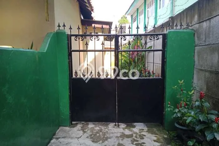 Siap Huni Rumah Mewah 5 Kamar di Ciputat Timur Dekat ke Mana Pun Siap Huni Rumah Mewah 5 Kamar di Ciputat Timur Dekat ke Mana Pun