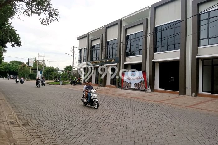 Ruko disewakan di Karawaci Tangerang dengan luas bangunan 83m2 Ruko disewakan di Karawaci Tangerang dengan luas bangunan 83m2