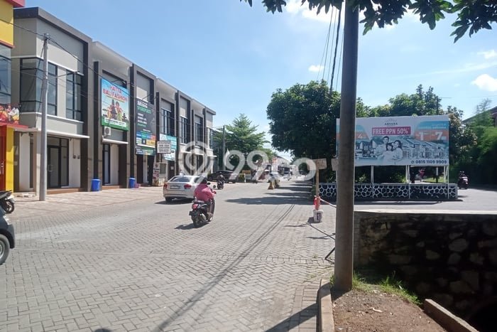 Ruko Disewakan di Kawasan Ramai Curug, Tangerang Ruko Disewakan di Kawasan Ramai Curug, Tangerang