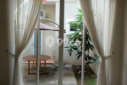 Rumah Mewah LB 290m2 Siap Pakai Desain Elegan di Gading Serpong, Tangerang Rumah Mewah LB 290m2 Siap Pakai Desain Elegan di Gading Serpong, Tangerang