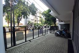 Dijual! Ruko di Guntur Jakarta Selatan LT 74m2 / LB 290m2 Kawasan Strategis Dijual! Ruko di Guntur Jakarta Selatan LT 74m2 / LB 290m2 Kawasan Strategis