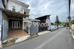 Rumah Modern 3 KT di Pejaten Jakarta Selatan Unfurnished Rumah Modern 3 KT di Pejaten Jakarta Selatan Unfurnished