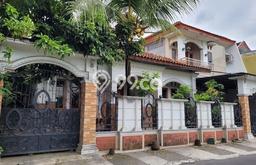 Hunian Mewah LB 300m2 Siap Huni Desain Elegan di Maguwoharjo, Yogyakarta Hunian Mewah LB 300m2 Siap Huni Desain Elegan di Maguwoharjo, Yogyakarta