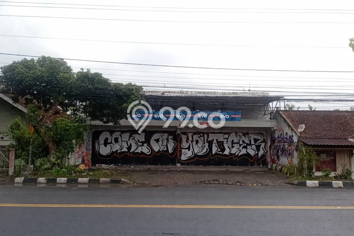 Area Ramai! Komersial Dijual di Magelang Utara untuk Bisnis Luas Bangunan 250m2 Area Ramai! Komersial Dijual di Magelang Utara untuk Bisnis Luas Bangunan 250m2
