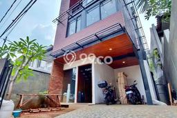 Rumah di , 3 KT, Akses Rumah Sakit, Luas 107m2m² LB 240m2m² Rumah di , 3 KT, Akses Rumah Sakit, Luas 107m2m² LB 240m2m²