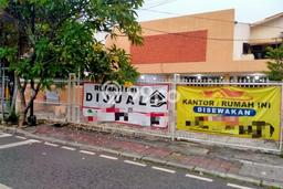 Disewakan Cepat Rumah Kondisi Bagus di Area Senen, Jakarta Pusat Disewakan Cepat Rumah Kondisi Bagus di Area Senen, Jakarta Pusat