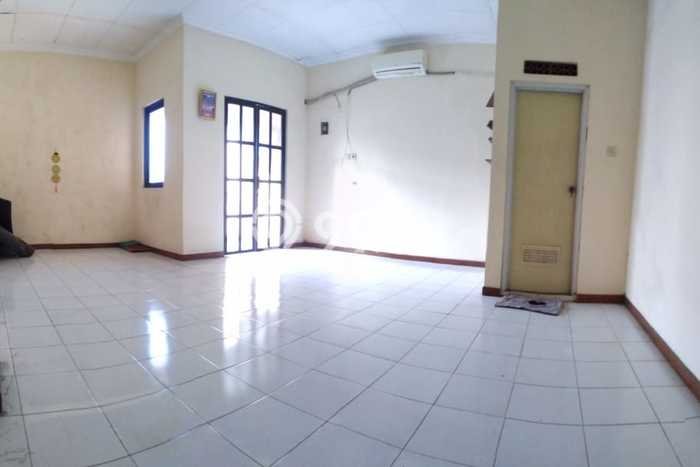 LOKASI PREMIUM! Ruko di Cibarusa, Luas 240m², Mainroad, Kawasan Komersial LOKASI PREMIUM! Ruko di Cibarusa, Luas 240m², Mainroad, Kawasan Komersial