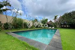 DIJUAL! Vila Kawasan , Area 1300m2m², Posisi Strategis DIJUAL! Vila Kawasan , Area 1300m2m², Posisi Strategis