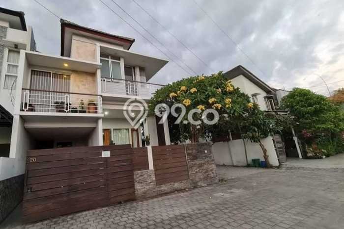 Ready to Use! Luxury House LT 150m2 Desain Modern di Renon Ready to Use! Luxury House LT 150m2 Desain Modern di Renon