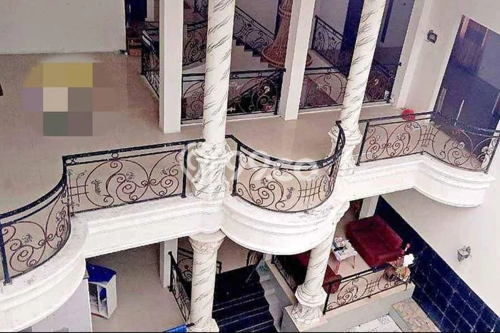 Rumah Mewah Dijual LT 1100m2 di Malalayang, Manado Rumah Mewah Dijual LT 1100m2 di Malalayang, Manado