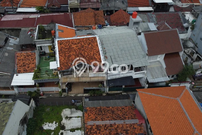 Rumah Kost untuk Dijual di Tebet dengan 10 KT, 3 KM, Luas 250m2 Rumah Kost untuk Dijual di Tebet dengan 10 KT, 3 KM, Luas 250m2