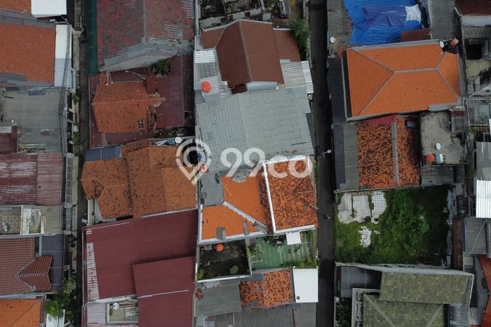 Rumah Kost untuk Dijual di Tebet dengan 10 KT, 3 KM, Luas 250m2 Rumah Kost untuk Dijual di Tebet dengan 10 KT, 3 KM, Luas 250m2