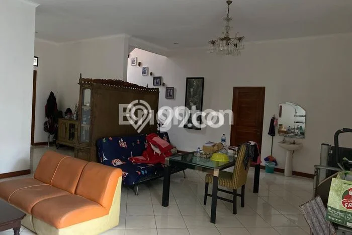 Rumah Luxury Modern Tanpa Renovasi di Joglo Jakarta Barat Rumah Luxury Modern Tanpa Renovasi di Joglo Jakarta Barat