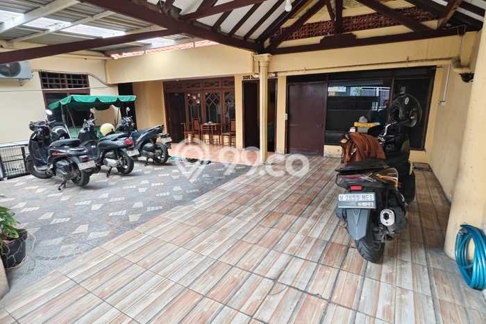 Disewakan! Rumah 9 Kamar Tidur &
6 Kamar Mandi di Mayjen Sungkono, Surabaya Disewakan! Rumah 9 Kamar Tidur &
6 Kamar Mandi di Mayjen Sungkono, Surabaya