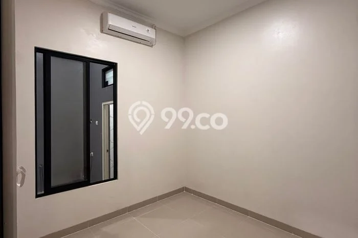 Rumah Luas Asri 4 KT Siap Pakai di BSD Tangerang Rumah Luas Asri 4 KT Siap Pakai di BSD Tangerang