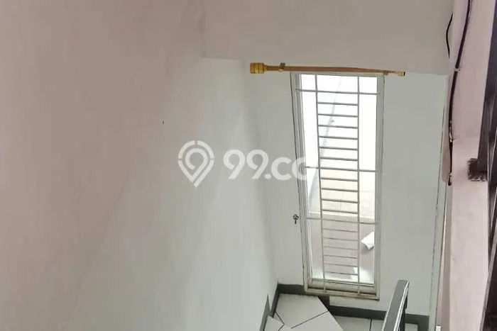 Hunian Nyaman Asri 2 KT Siap Pakai di Taman Palem Jakarta Barat Hunian Nyaman Asri 2 KT Siap Pakai di Taman Palem Jakarta Barat