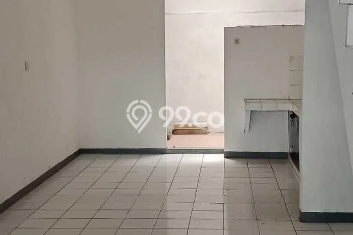 Disewakan! Rumah 2 Kamar Tidur &
1 Kamar Mandi di Taman Palem, Jakarta Barat Disewakan! Rumah 2 Kamar Tidur &
1 Kamar Mandi di Taman Palem, Jakarta Barat