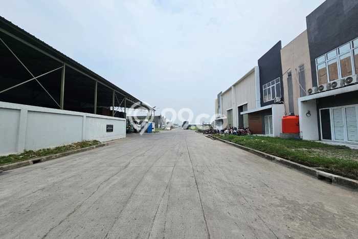Gudang Dijual di Tangerang LT 675m2 & LB 558m2 Lokasi Terbaik! Gudang Dijual di Tangerang LT 675m2 & LB 558m2 Lokasi Terbaik!