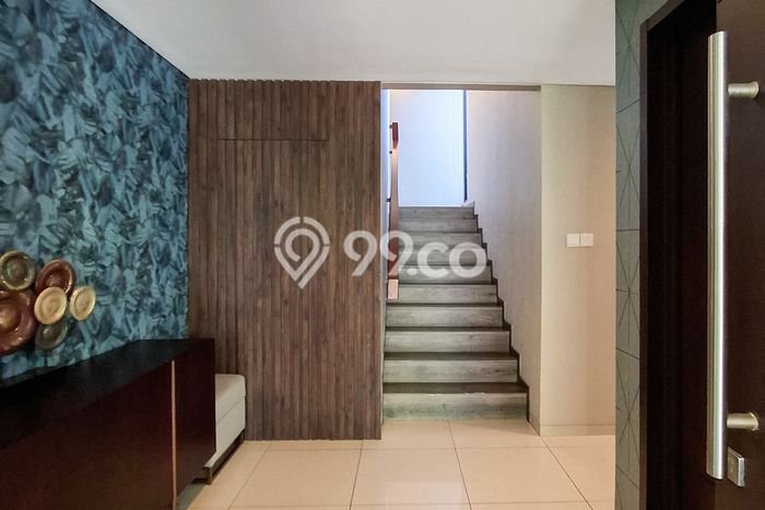 Rumah Elit Modern Tanpa Renovasi di Lebak Bulus Jakarta Selatan Rumah Elit Modern Tanpa Renovasi di Lebak Bulus Jakarta Selatan