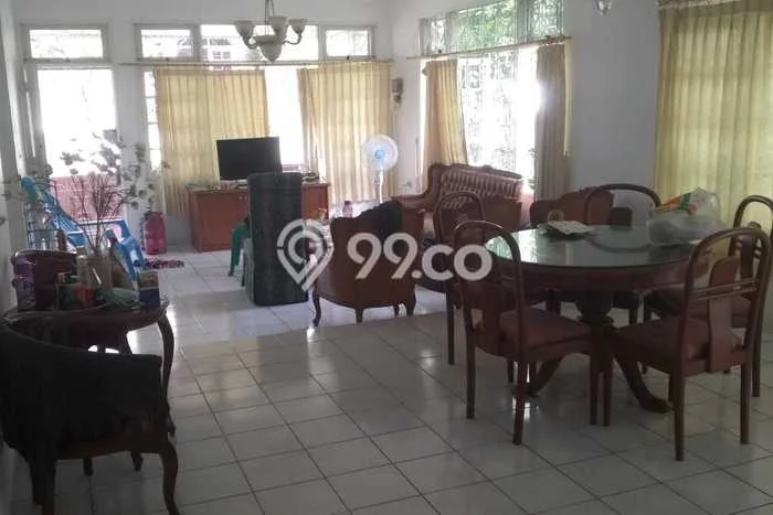 Lokasi Strategis! Vila Kawasan Cipanas, Ukuran 260m2m², Kondisi Prima Lokasi Strategis! Vila Kawasan Cipanas, Ukuran 260m2m², Kondisi Prima