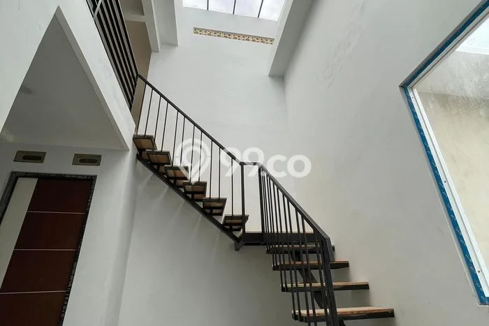 Kost Dijual Lokasi Cikarang Utara, Bekasi, Spesifikasi 5 Kamar Tidur dan Luas 160m2 Kost Dijual Lokasi Cikarang Utara, Bekasi, Spesifikasi 5 Kamar Tidur dan Luas 160m2
