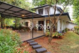 Ready to Use! Luxury House LT 424m2 Desain Modern di Lebak Bulus Ready to Use! Luxury House LT 424m2 Desain Modern di Lebak Bulus