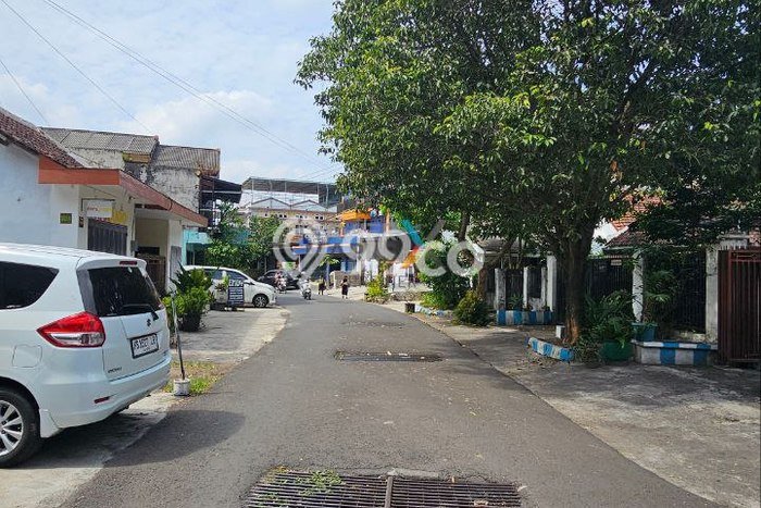 HARGA SPESIAL! Rumah Premium area Klojen, Malang, Luas 404m2m² Bangunan 170m2m² BISA KPR! HARGA SPESIAL! Rumah Premium area Klojen, Malang, Luas 404m2m² Bangunan 170m2m² BISA KPR!