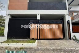 Rumah Elit LB 256m2 Siap Huni Desain Elegan di Araya, Malang Rumah Elit LB 256m2 Siap Huni Desain Elegan di Araya, Malang