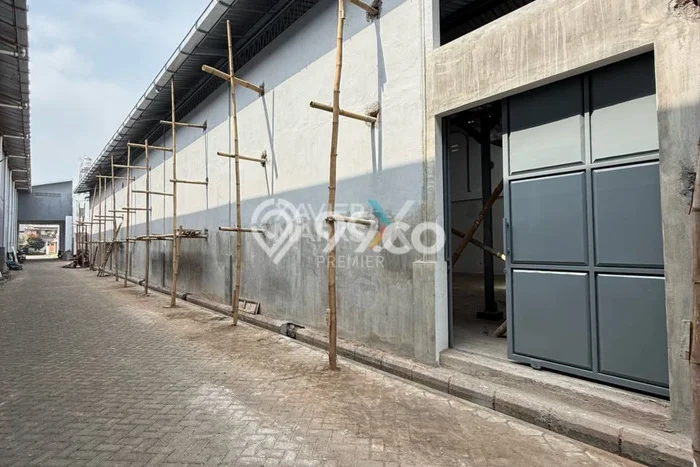 LOKASI STRATEGIS! Gudang Disewakan Kawasan Pakis, Luas 330m2m², Area Berkembang LOKASI STRATEGIS! Gudang Disewakan Kawasan Pakis, Luas 330m2m², Area Berkembang