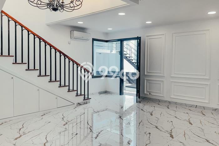 Dijual Rumah Mewah Elegan Dengan View Eksklusif di Sektor 8 - Bintaro, Tangerang Selatan Dijual Rumah Mewah Elegan Dengan View Eksklusif di Sektor 8 - Bintaro, Tangerang Selatan