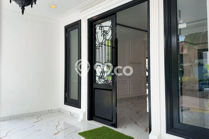 Dijual Rumah Mewah Elegan Dengan View Eksklusif di Sektor 8 - Bintaro, Tangerang Selatan Dijual Rumah Mewah Elegan Dengan View Eksklusif di Sektor 8 - Bintaro, Tangerang Selatan