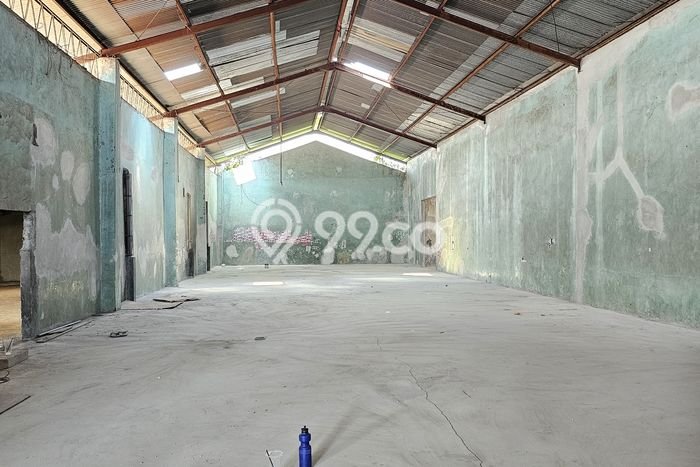 LOKASI BISNIS! Gudang Disewakan di Semarang Timur, Luas 940m2m², Area Utama, Siap Usaha LOKASI BISNIS! Gudang Disewakan di Semarang Timur, Luas 940m2m², Area Utama, Siap Usaha