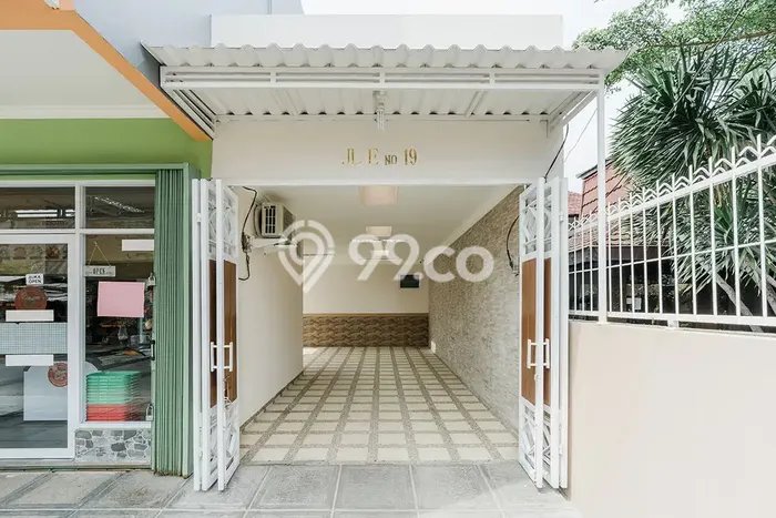 Kost Strategis Disewakan di Kebon Jeruk, Jakarta Barat Kondisi Baik Full Furnished Kost Strategis Disewakan di Kebon Jeruk, Jakarta Barat Kondisi Baik Full Furnished