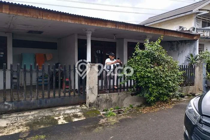 Rumah Strategis Modern Lb 150m2 di Ciputat Timur, Tangerang Selatan Rumah Strategis Modern Lb 150m2 di Ciputat Timur, Tangerang Selatan