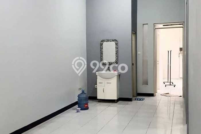 Jual Rumah Eksklusif 2 KT di Taman Holis Indah, Bandung Jual Rumah Eksklusif 2 KT di Taman Holis Indah, Bandung
