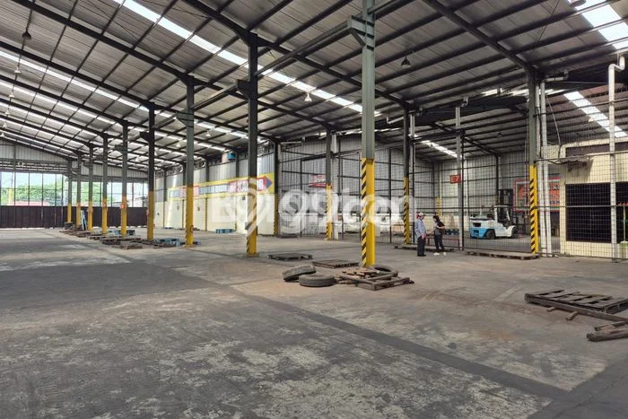 Area Ramai! Gudang Dijual di Cileungsi untuk Bisnis Luas Bangunan 3500m2 Area Ramai! Gudang Dijual di Cileungsi untuk Bisnis Luas Bangunan 3500m2