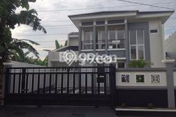 Rumah Elit LB 500m2 Siap Pakai Desain Elegan di Jatimelati, Bekasi Rumah Elit LB 500m2 Siap Pakai Desain Elegan di Jatimelati, Bekasi