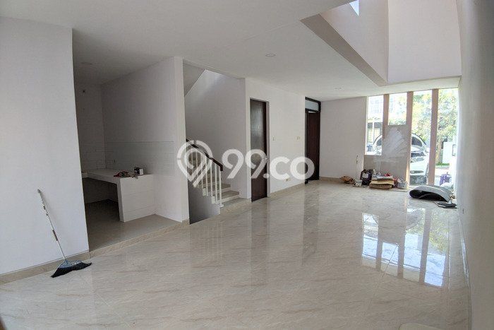 Rumah Tenang di Wiyung, 4 KM, Luas 128m2m² LB 150m2m² Rumah Tenang di Wiyung, 4 KM, Luas 128m2m² LB 150m2m²